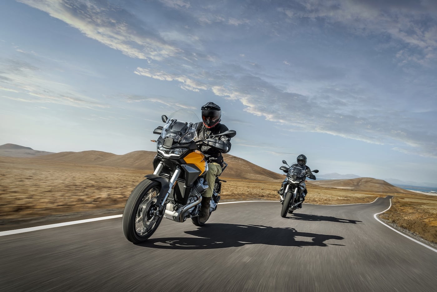 Moto Guzzi V85 TT: nel 2024 si fa in tre - RoadBook